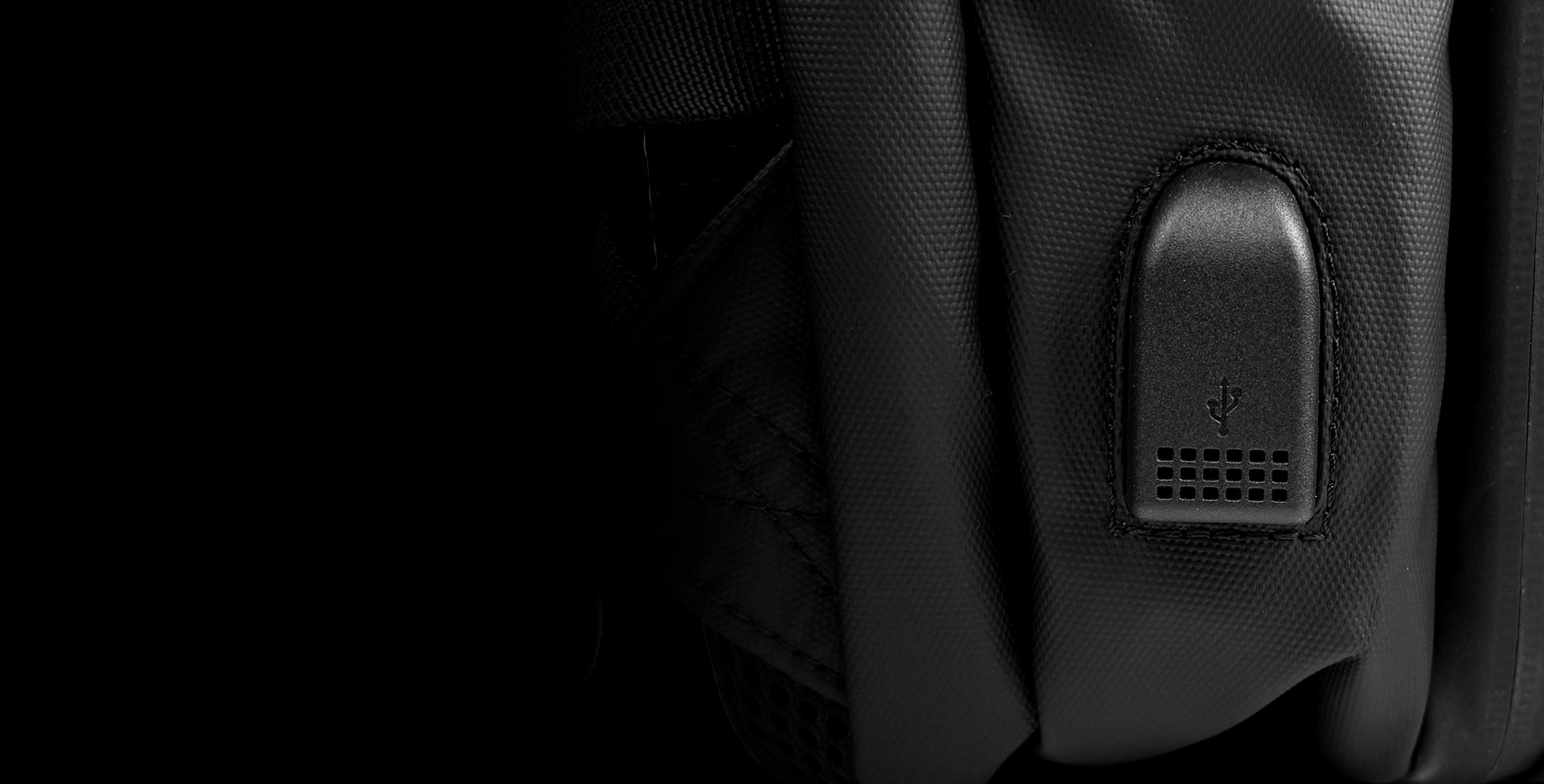 Mochila Klip Xtreme 15.6" Negro Poliéster - Imagen 4