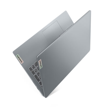 Lenovo IdeaPad Slim 3 15.6" AMD Ryzen 5 8GB SSD 512GB